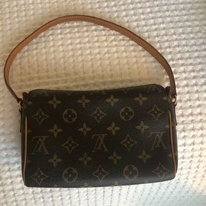 Louis Vuitton mini pouchette